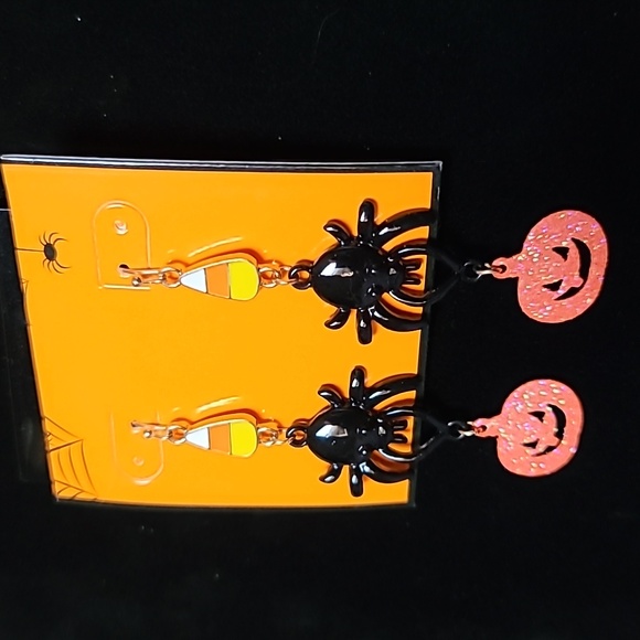 New! HALLOWEEN Candy Corn Spider Jack O Lantern Linear Hook Earrings. - Picture 2 of 6